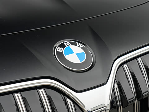 2026�� �Ŀ� 740Li ������ M�˶���װ