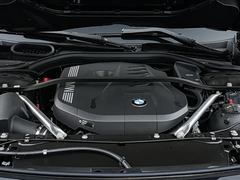 2026�� �Ŀ� 740Li ������ M�˶���װ