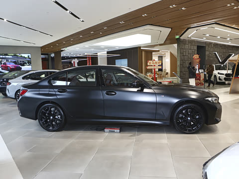 2026�� 330Li �����