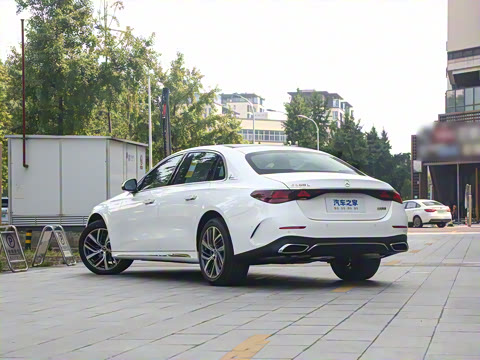 2025�� �Ŀ� E 300 L ʱ���˶���