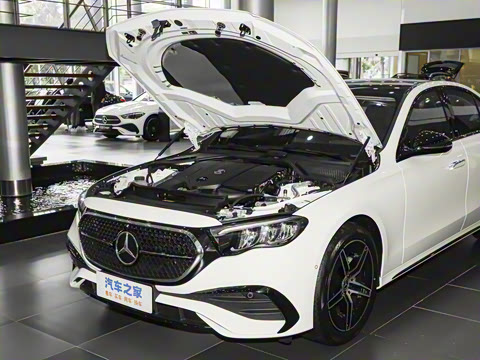 2025�� �Ŀ� E 260 �˶���