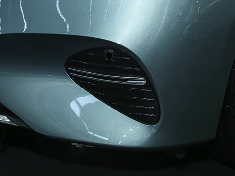 2026�� �Ŀ� E 300 L ������