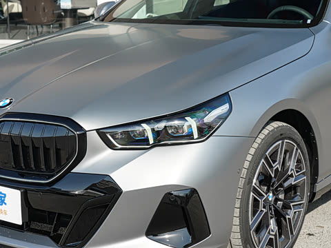 2026�� �Ŀ� 530Li ������ M�˶���װ