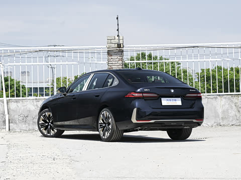 2026�� �Ŀ� 530Li ������ ������װ
