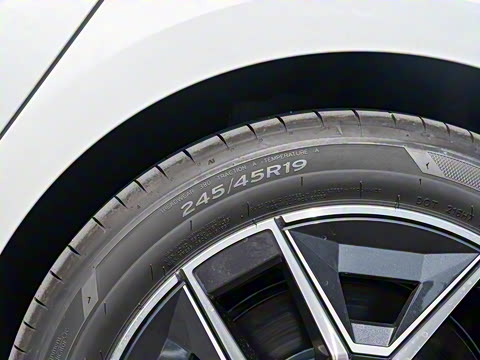 2026�� eDrive 40L M�˶���װ