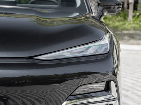 2026�� 225km EM-i Զ�����ǺӰ�