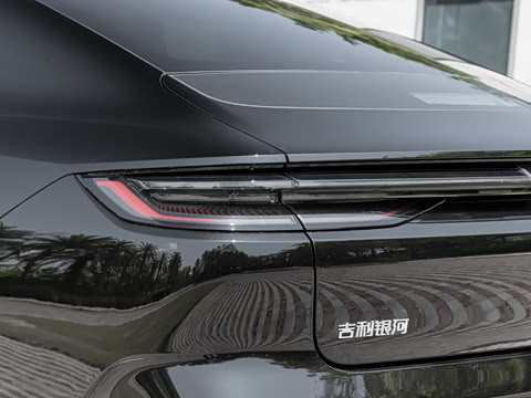 2026�� 225km EM-i Զ�����ǺӰ�