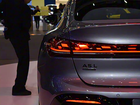 2026�� TFSI quattro 200kW �콢������