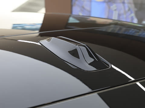 2026�� �Ŀ� 735Li M�˶���װ