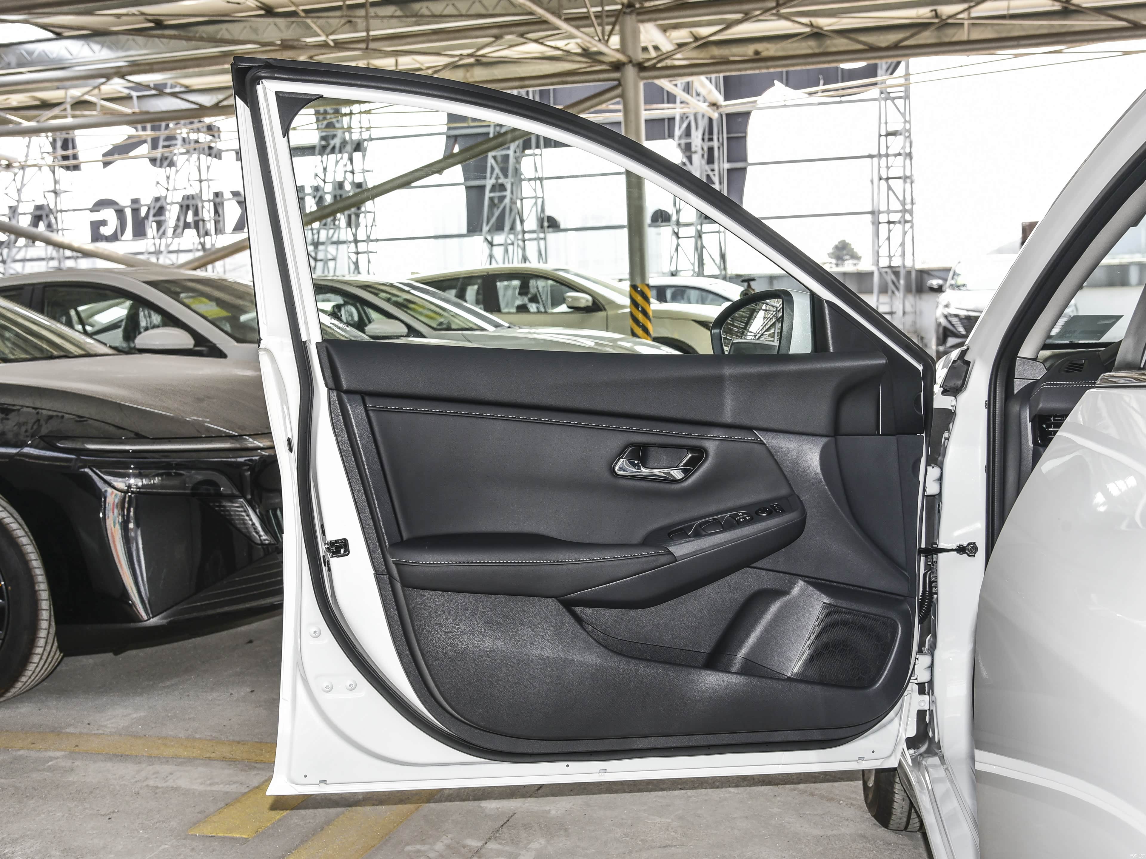 Nissan SYLPHY, миниатюра 23