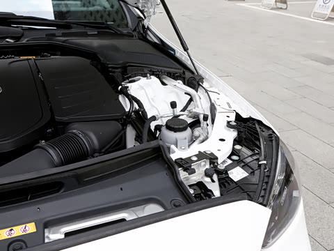 2026�� �Ŀ� C 260 L �˶������