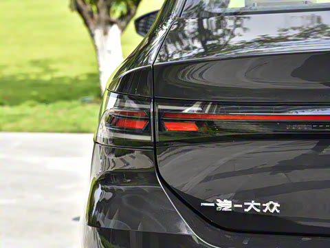 2026�� L 300TSI DSG ������