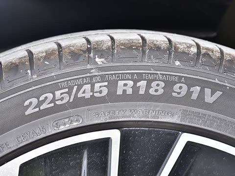 2026�� L 300TSI DSG ������