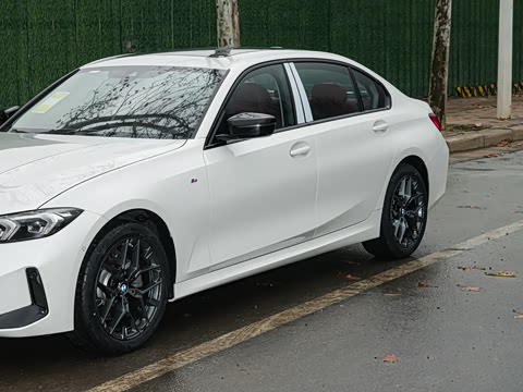 2026�� 330Li M�˶���ҹ��װ