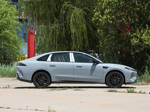 2026�� 535 MAX+�����