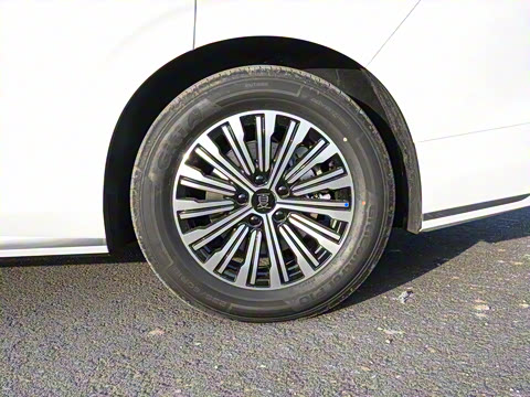 2026 DM-i 1.5T 218KM Խ