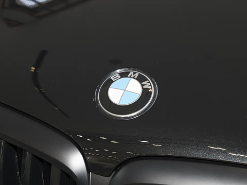 2026�� �Ŀ� xDrive 40Li M�˶���ҹ��װ