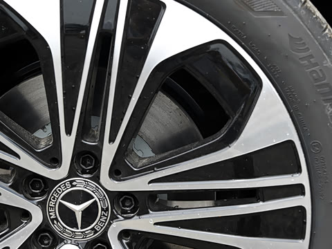 2026�� E 300 L ������