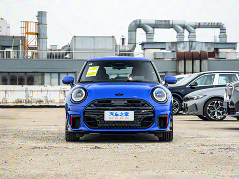 2025�� JOHN COOPER WORKS