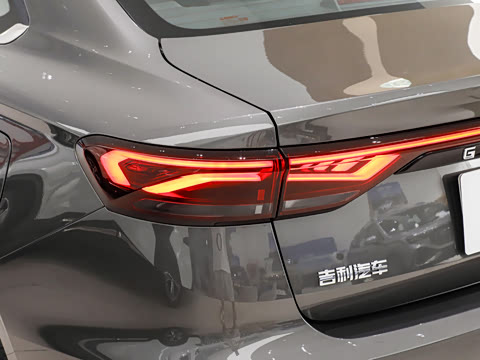 2027�� ���� 1.5L CVT������