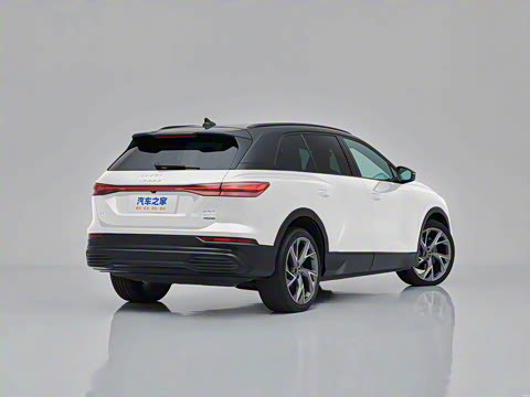 2023�� 50 e-tron quattro ��ҫ�� ������װ