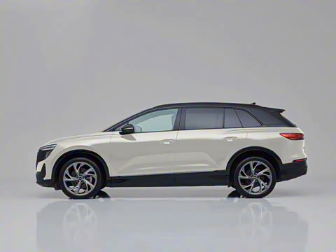 2023�� 50 e-tron quattro ��ҫ�� ������װ