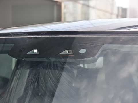 2026�� 110 3.0T P400 X-Dynamic SE