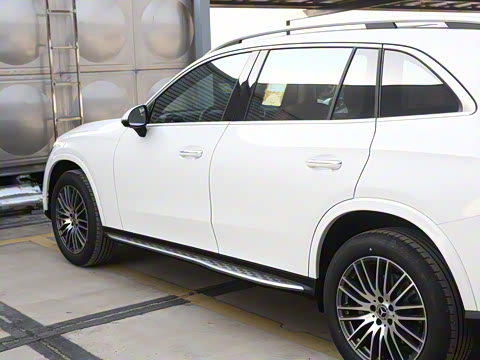 2026�� GLC 300 L 4MATIC ������ 5��