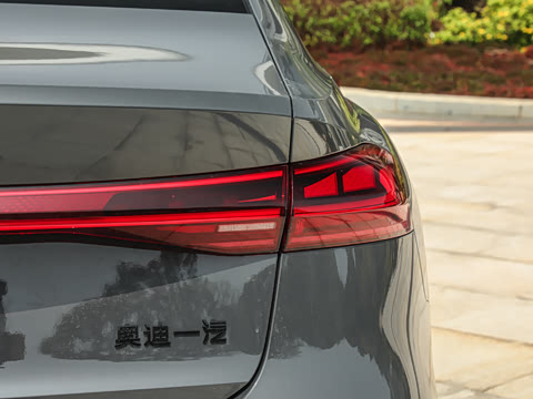2026�� quattro Ǭ���Ǽݰ�