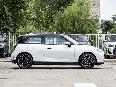 2026�� 463km COOPER SE ����������