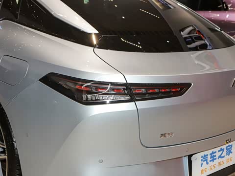 2025�� �Ŀ� 710 Max��