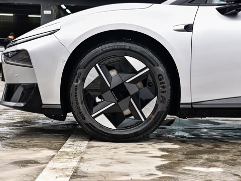 2026�� ���� 1550 Max �Ƽ���