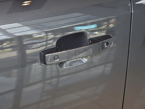 2026�� 110 3.0T P400 X-Dynamic HSE