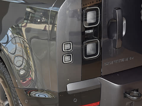 2026�� 110 3.0T P400 X-Dynamic HSE