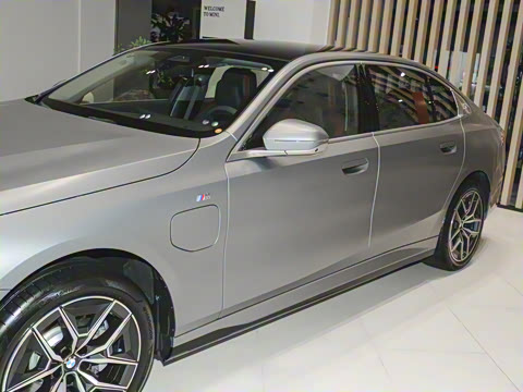 2026�� eDrive 40L M�˶���װ