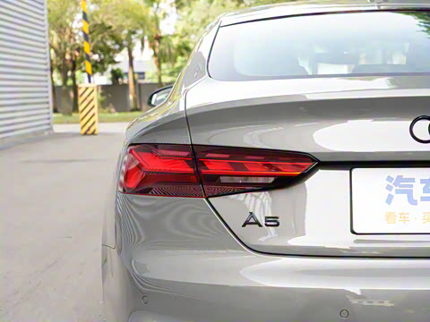 2025�� Sportback ��ذ� 40 TFSI quattro ����������