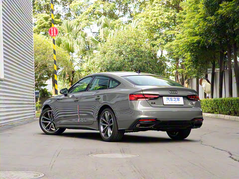 2025�� Sportback ��ذ� 40 TFSI quattro ����������