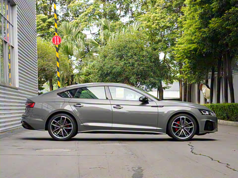 2025�� Sportback ��ذ� 40 TFSI quattro ����������