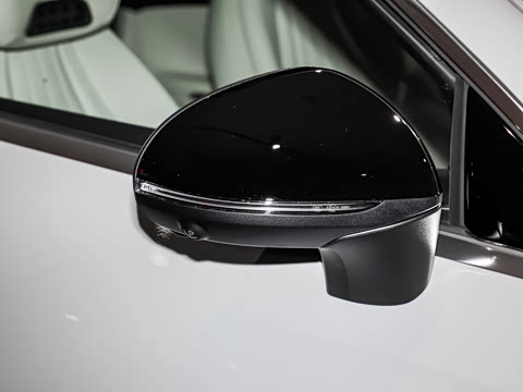 2026�� �Ŀ� AMG CLE 53 4MATIC+ ������ܳ�