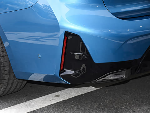 2026�� 330Li ������ M�˶���ҹ��װ