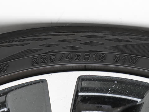 2025�� 2.4T CVT Wagon tS EyeSight