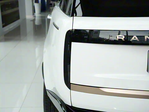 2024�� 4.4 V8 SV���ٴ����ӳ��� 4��