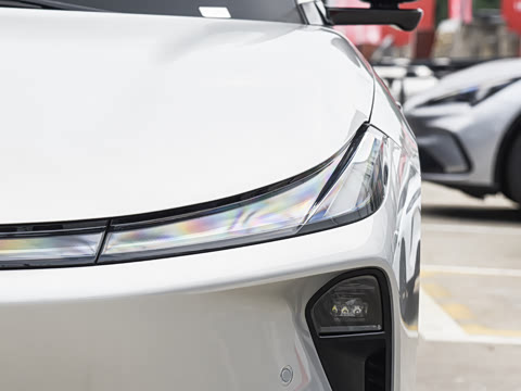 2026�� 535 MAX�����