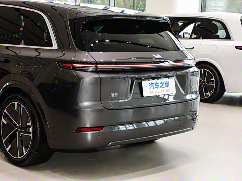 2025�� Ultra ���ܻ��°�