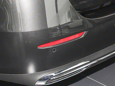 2025�� �Ŀ� E 300 L ������