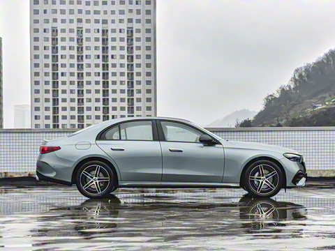 2026�� E 300 ʱ�����˶���