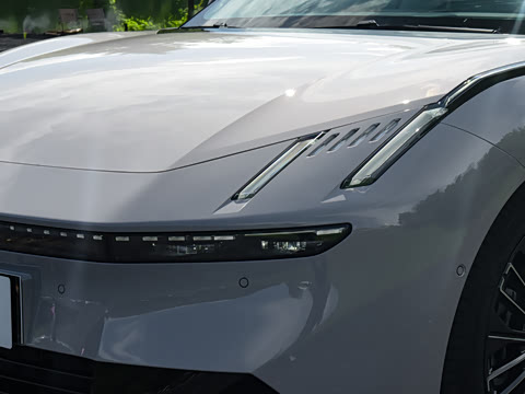 2025�� 240����Ultra