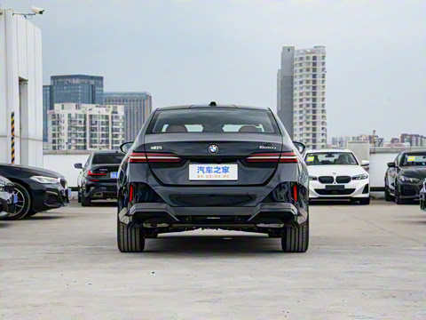 2026�� 525Li M�˶���װ