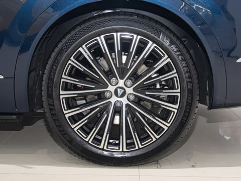 2025�� ����Ultra+����������