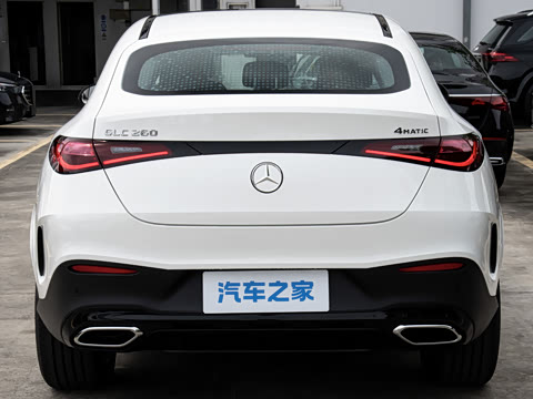 2026�� �Ŀ� GLC 260 4MATIC ����SUV
